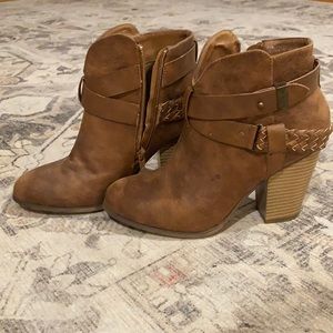 XOXO Booties with Heel Size 6.5